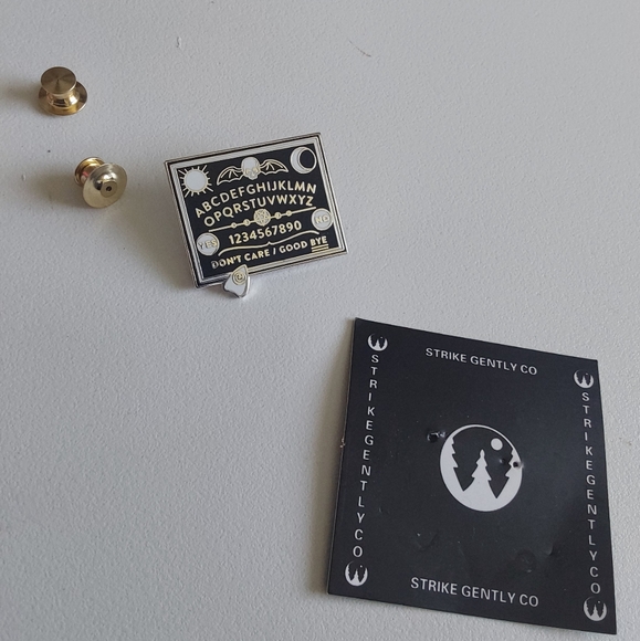 Ouija Board Enamel Pin - Picture 4 of 5